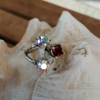 Fingerring Ring Antiksilber Messing mit roten Siam und Crystal Swarovski Steinen verstellbar