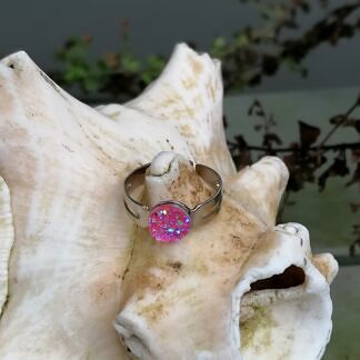 Kinder Fingerring Ring mit glitzernden Cabochon Harzperlen in pink Innendurchmesser 19mm