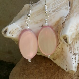 Ohrringe Ohrhänger mit rosa Acrylperlen kleinen weissen Glanzperlen Ohrhaken nickelfrei
