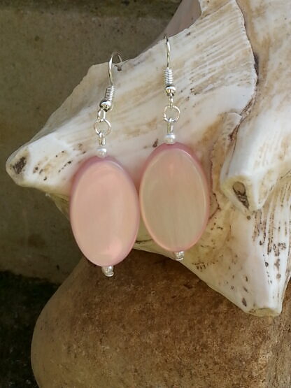 Ohrringe Ohrhänger mit rosa Acrylperlen kleinen weissen Glanzperlen Ohrhaken nickelfrei
