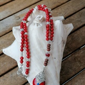 lange-edelstein-halskette-im-ethno-boho-stil-mit-tibetanischen-tropfenanhaenger-rot-aus-kunstharz-mit-metall-eingefasst-roten-schaumkorallen-perlen-6mm-roten-jaspislinsen-silberfarbenen-perlkapphuetchen-324x324 Warenkorb