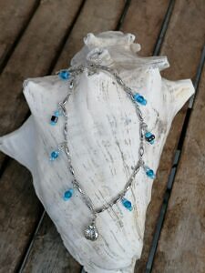 Frauen Fusskette Fusskettchen Fussschmuck mit versilberter Gliederkette sowie kleinen Anhängern aus hellblauen und blauen Glasperlen Marienkäferanhänger und Verlängerungskette