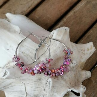 Creolen Perlen Ohrringe 3.5 x 4cm mit rosa violetten pinken goldenen und lachsfarbenen Glasperlen nickelfrei