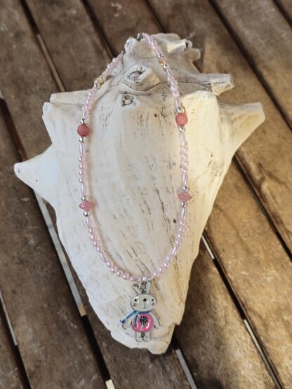 Kinder Halskette Mädchen Perlenkette mit runden und ovalen rosa Glanzperlen runden silberfarbenen Metallperlen rosa Glasperlen Haas Anhänger weiss pink emailliert Kinderschmuck