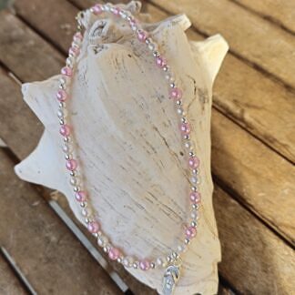 kinder-halskette-maedchen-perlenkette-mit-weissen-und-rosa-glanzperlen-runden-silberfarbenen-metallperlen-und-flip-flop-anhaenger-aus-antiksilber-kinderschmuck-324x324 Warenkorb