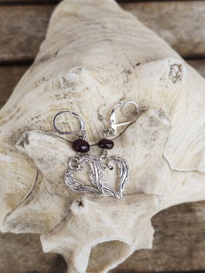 Ohrringe Ohrhänger Ohrschmuck mit Granat Edelsteinperlen und Herzanhänger in Form von Engelsflügeln Brisuren aus 925 Silber
