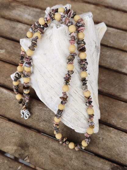 Lange Edelstein Halskette mit Leoparden Jaspis Edelsteinsplittern beigen Steinperlen Hakenverschluss aus Silber