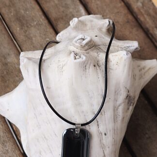 Lederhalsband Lederhalskette Lederkette mit 2mm Echtlederband schwarz mit rechteckigem Hämatitanhänger Karabinerverschluss aus Silber