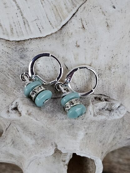 Silber Ohrringe mit hellblauen Steinrondellen Metallrondellen mit Strasssteinchen und kleinen Creolenbrisuren aus 925 Silber