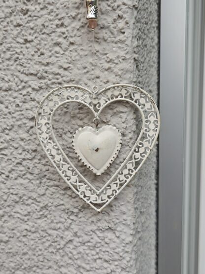 Dekohänger Mobile Girlande Türdeko Fensterdeko Windspiel mit weissem Shabby Chic Herz Anhhänger aus Metall lachsfarbenen rosa runden Acryl Glanzperlen hellroten Polaris Acrylperlen versilberten Metallperlen