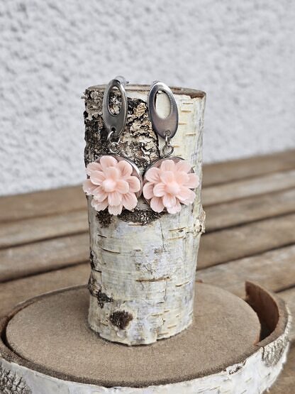 Ohrstecker Ohrhänger Damen Frauen Ohrschmuck aus Edelstahl mit lachsfarbenen Blumen Resin Perlen mit Silikonstopper