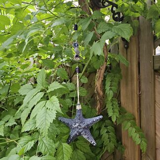 Dekohänger Mobile Sonnenfänger mit dunkelblauem Seesternanhänger Muscheln grossen dunkelblauen Lampwork Glasperlen Sommerdeko Windspiel