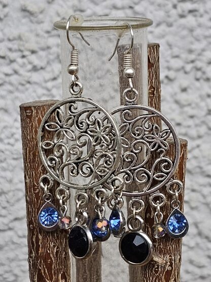 Ohrringe Ohrhänger Ethno Boho Kronleuchter Oriental mit schwarzen und saphirblauen Geburtssteinanhänger aus Acryl und hellen anthrazitfarbenen facettierten Glasperlen