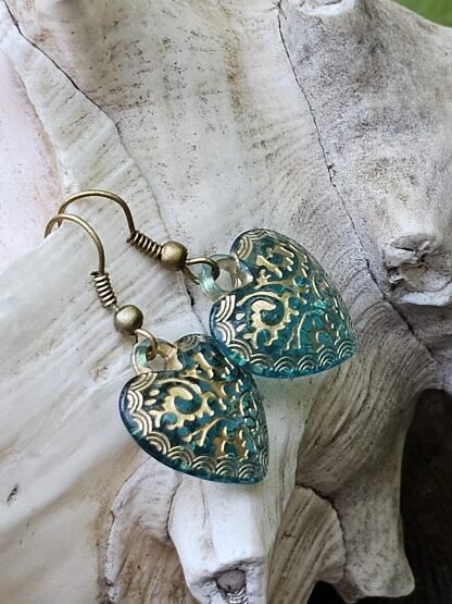 Ohrringe Ohrhänger Ohrschmuck mit Herzanhänger türkis gold aus Acryl und bronze Ohrhaken