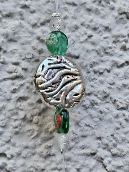 Weihnachts Dekohänger Adventsdeko Dekoration Weihnachten mit Elfenanhänger mit weisser Mütze und grünen Lampwork Glasperlen weissen Arylperlen mit silbernen Sternchen