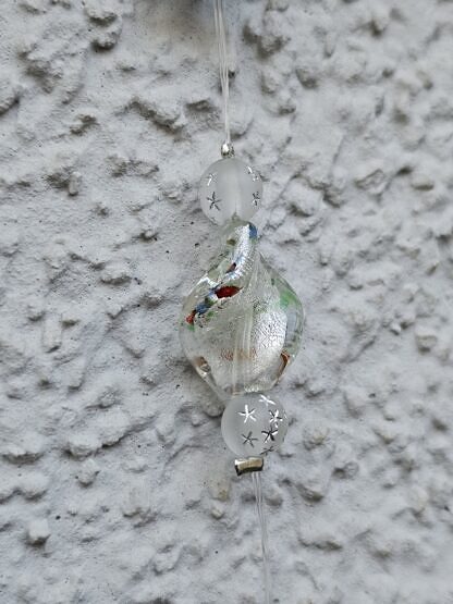 Weihnachts Dekohänger Adventsdeko Dekoration Weihnachten mit Makrame Weihnachtsbaumanhänger weissgoldenen Glas Lampworkperlen orangen Krepp und schwarzgoldenen Arylperlen