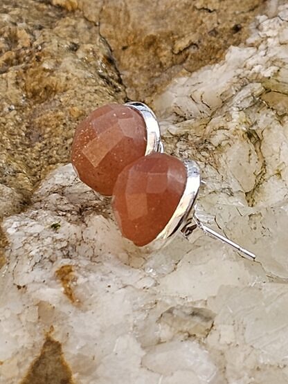 Edelstein Cabochon Ohrstecker Ohrringe aus 925 Silber mit 10mm rosa Mondstein facettiert