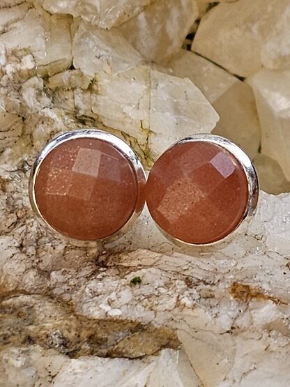 Edelstein Cabochon Ohrstecker Ohrringe aus 925 Silber mit 10mm rosa Mondstein facettiert