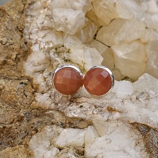 Edelstein Cabochon Ohrstecker Ohrringe aus 925 Silber mit 10mm rosa Mondstein facettiert