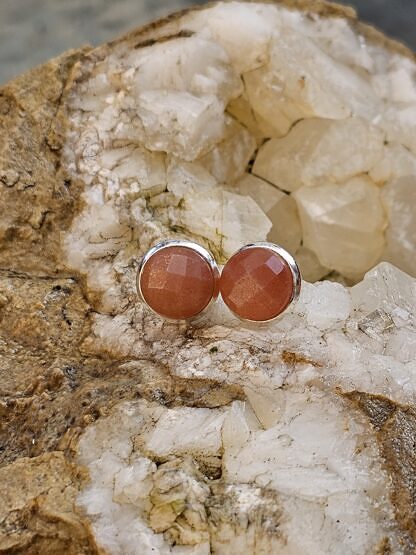 Edelstein Cabochon Ohrstecker Ohrringe aus 925 Silber mit 10mm rosa Mondstein facettiert