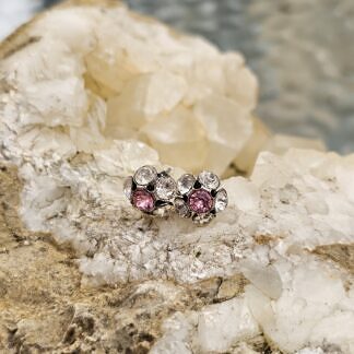 Ohrstecker Ohrringe Ohrschmuck aus Altsilber Tombak in Blumenform mit 4mm weissen und rosa Swarovski Kristallen nickel- und bleifrei