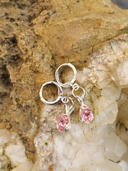 Silber Ohrringe Ohrhänger mit rosa Preciosa Tropfen Kristallen eingefasst in 925 Sterling Silber Brezel Brisuren ebenso aus 925 Silber