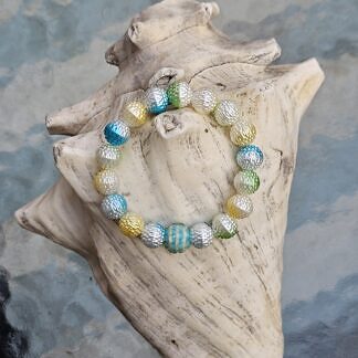 Kinder Armband Mädchen Armkette mit weiss-blau-gelb-grünen Beeren Acrylperlen blauweiss gestreifter Acrylperle auf Elast aufgezogen
