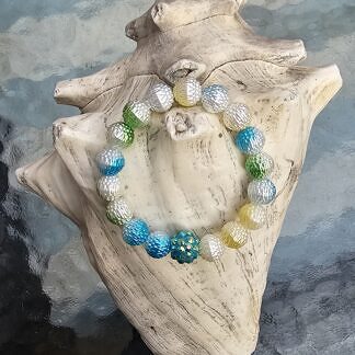 Kinder Armband Mädchen Armkette mit weiss-blau-gelb-grünen Beeren Acrylperlen türkis Glitzerperle auf Elast aufgezogen