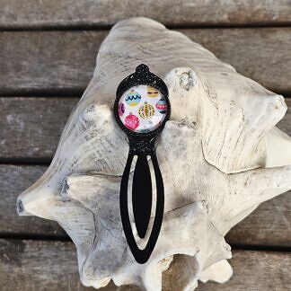 Lesezeichen Buchzeichen Metall schwarz oxidiert Charm mit 20mm Glas Cabochonperle mit bunten Weihnachtskugeln