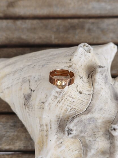 Fingerring aus Tombak Altsilber rosegold Innendurchmesser 19mm grösser verstellbar mit apricot Swarovski Kristall nickel- und bleifrei