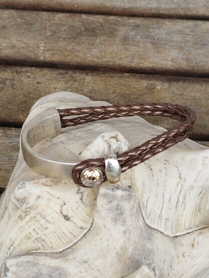 Lederarmband zweireihig mit braungoldenem Lederband und Armspange aus Altsilber Tombak mit rosa Swarovski Kristall