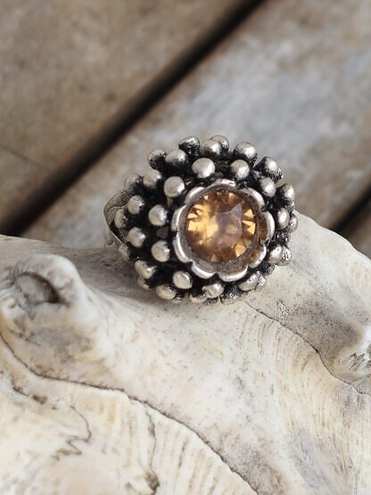 Vintage Fingerring aus Tombak Altsilber mit Bernstein Swarovski Kristall Innendurchmesser 18mm grösser verstellbar nickel- und bleifrei