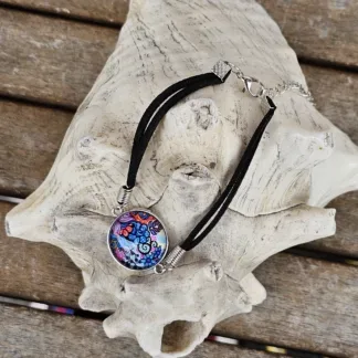 Lederarmband mit Cabochonperle Armkette Armband mit schwarzen Lederbändern 20mm Cabochon Glasperle mit bunten Blumen blau rot türkis pink