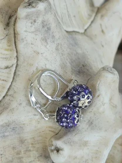 Kinder Ohrringe Ohrhänger Mädchen Ohrschmuck mit 8mm lila violetten Shamballa Glitzer Perlen silbernen Perlkappen und Brisuren 925 Silber