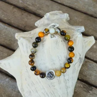 Edelstein Armband Unikatschmuck Edelsteinarmkette Steinschmuck mit 8mm Hummel Achatperlen silber Verbinder aus Acryl orange dunkelbraun gestreift Armschmuck auf Elast aufgezogen