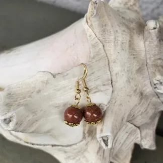Edelstein Ohrringe Ohrhänger Ohrschmuck mit 10mm Goldflussperlen goldfarbenen Perlkappen Ohrhaken 18Karat vergoldet Unikatohrringe Ohrringliebe Steinschmuck Handmade with love