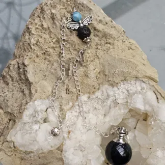 Edelstein Pendel Reiki Pendel Anhänger mit 20mm Falkenaugekugel als Pendel Engel mit Lava und blauer Achatperle an Gliederkette mit Drahtsilberperle als Griff Pendulum