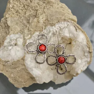Ohrringe Ohrhänger Blumen Ohrringe Ohrschmuck mit einer grossen Blume aus Messing Antiksilber mit roter Resin Cabochon Perle und grossen Lungen Ohrhaken aus Edelstahl handmadewithlove Schmuck