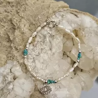 Perlen Armband Armkette mit Türkissplitter Edelsteinen Barockperlen Lotus Silberanhänger und Silber Zwischenperlen 925