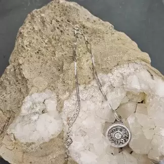 Silber Halskette aus 925 Silber mit rundem Anhänger mit Strasssteinchen