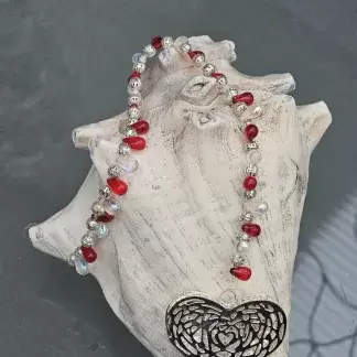 Dekohänger Red Drops mit Herz und roten Perlen