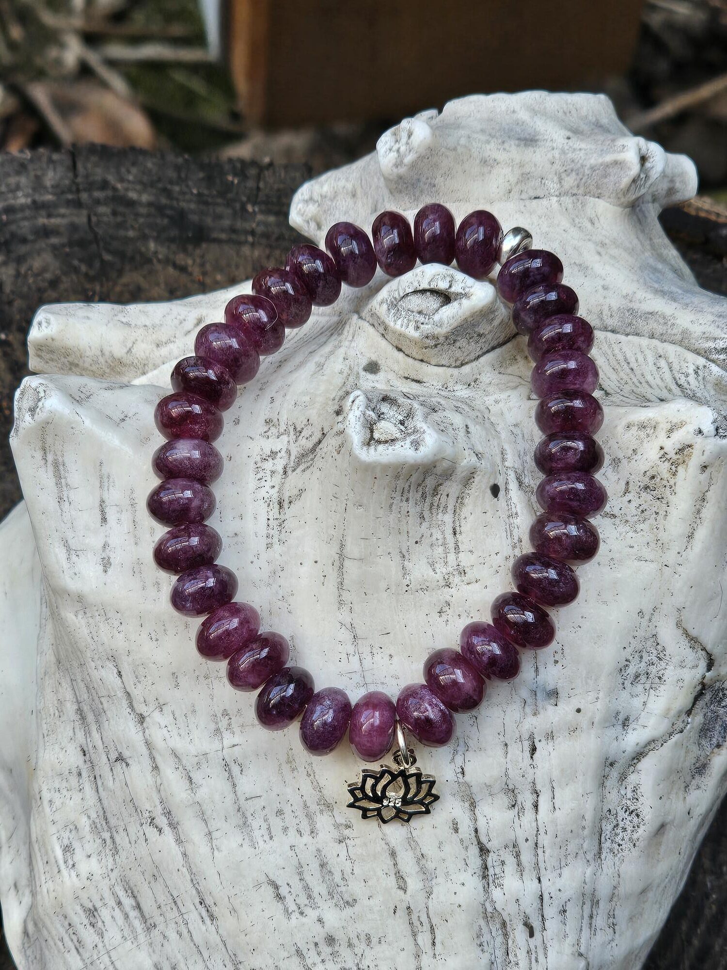 Ausgleichendes Edelstein Armband Fanja - Gelassenheit pur (16cm) Edelstein Armband altrosa Lepidolith Heilsteinen, Lotusanhänger Silber 925