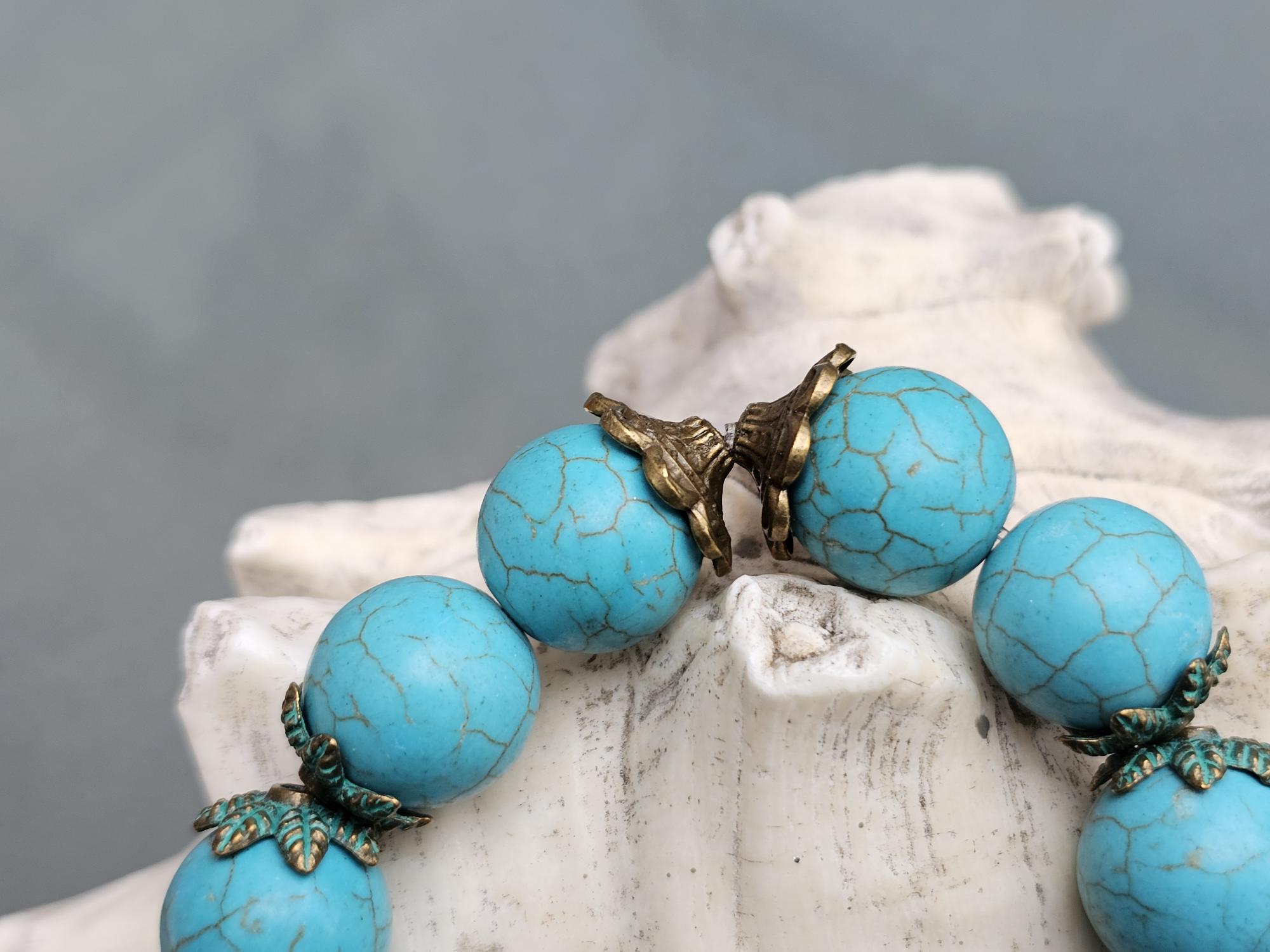 Erfrischendes Edelstein Armband Lilinoe; Willkommen in der Südsee (19 bis 20cm) Edelstein Armband mit türkis Perlen und Bronze Perlkappen