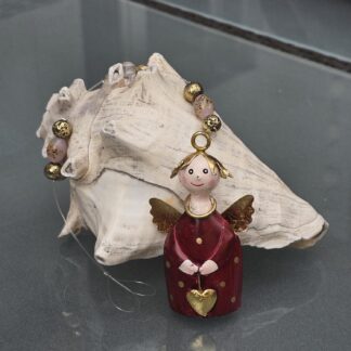 Weihnachtlicher Dekohänger mit Engel und goldenen Perlen