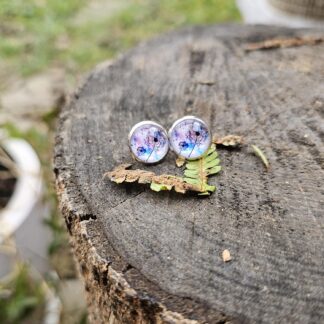 Cabochon Ohrstecker silber mit Pusteblume violett lila