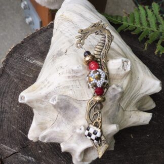 Lesezeichen Bronze Drache mit roter Perle